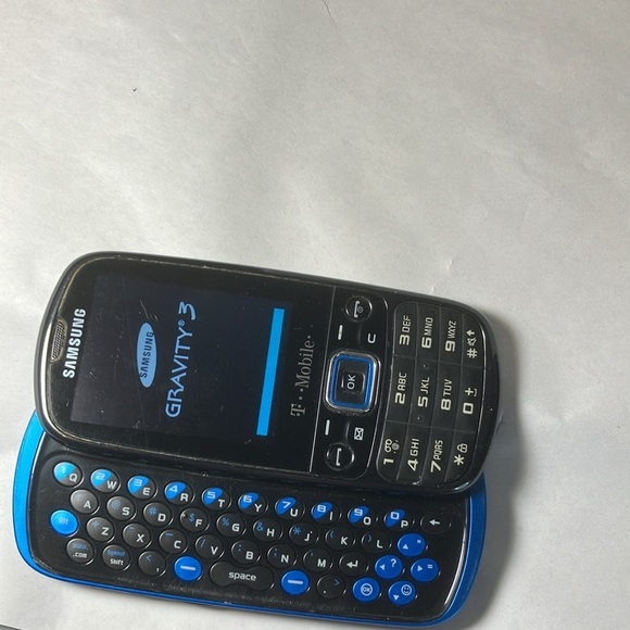 Samsung Gravity 3 Phone pull out slider QWERTY keyboard model SGH-T479 - Picture 1 of 15